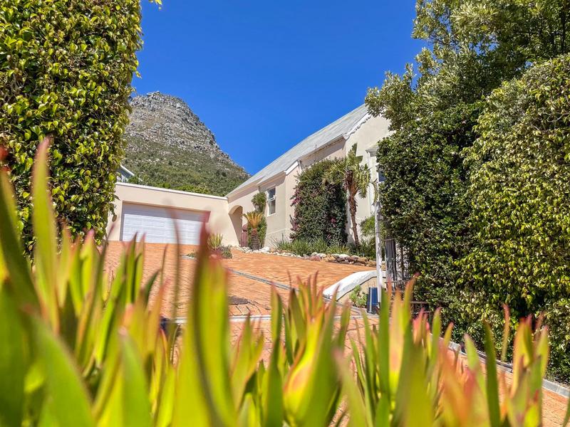 To Let 4 Bedroom Property for Rent in Hout Bay Western Cape